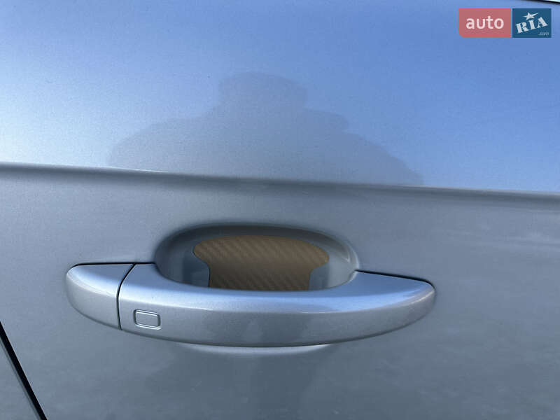 Седан Audi A4 2014 в Чернігові