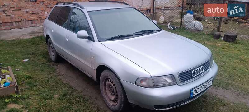 Универсал Audi A4 1998 в Судовой Вишне