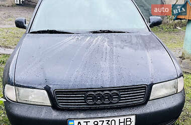 Седан Audi A4 1998 в Бурштыне