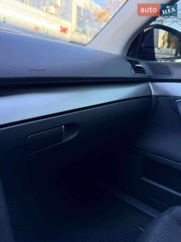 Седан Audi A4 2005 в Днепре