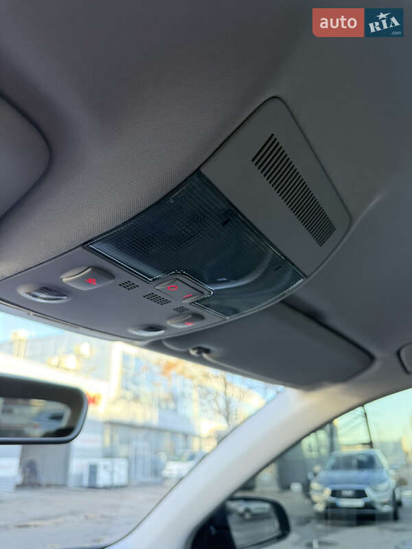 Седан Audi A4 2005 в Днепре