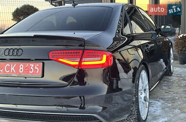 Седан Audi A4 2013 в Львове