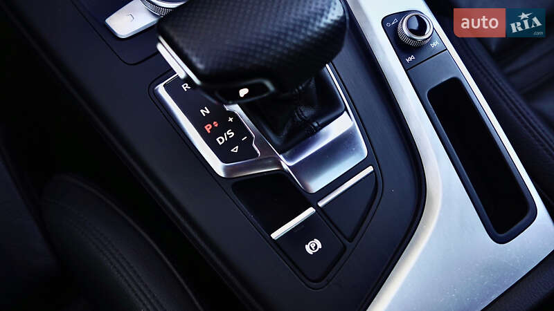 Седан Audi A4 2016 в Львове