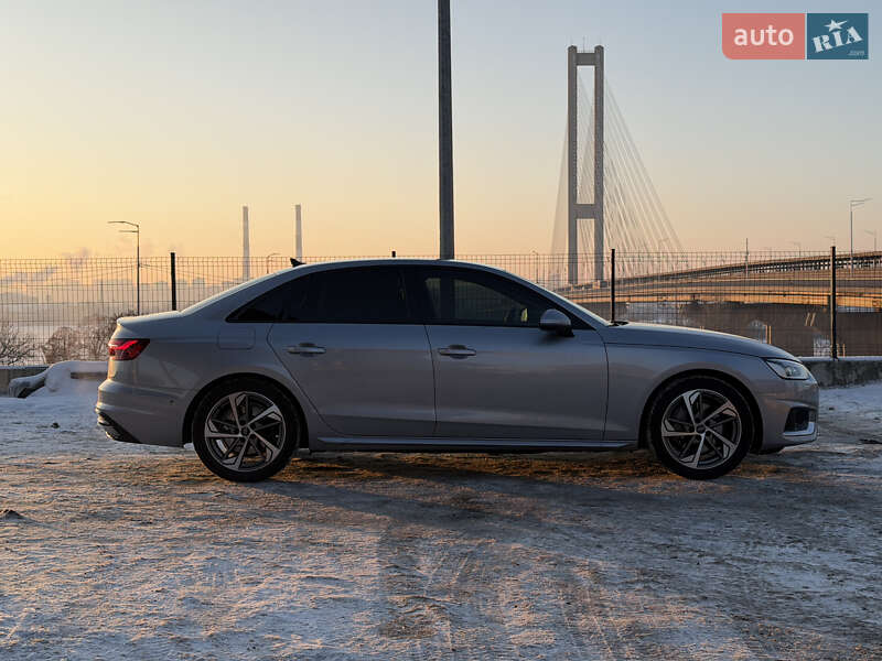 Седан Audi A4 2021 в Киеве