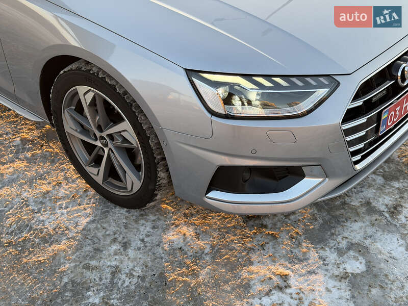 Седан Audi A4 2021 в Киеве