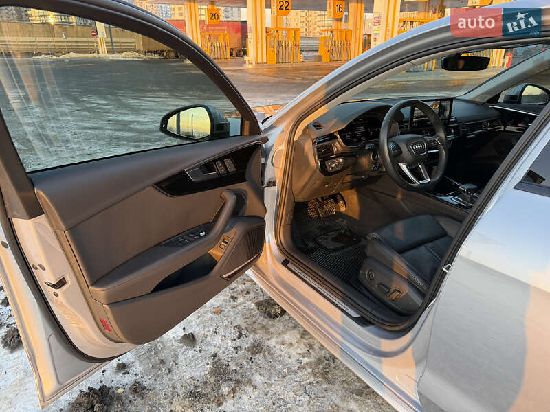 Седан Audi A4 2021 в Киеве
