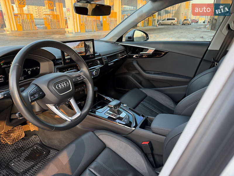 Седан Audi A4 2021 в Киеве