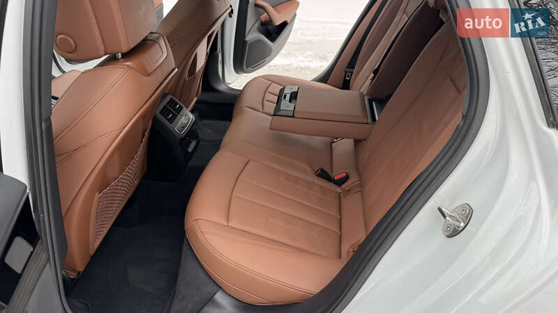 Седан Audi A4 2024 в Киеве