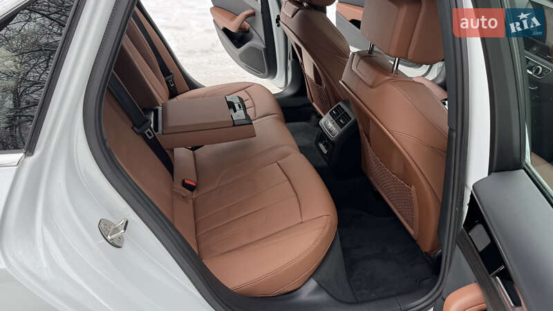 Седан Audi A4 2024 в Киеве