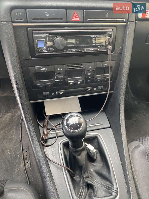 Седан Audi A4 2001 в Киеве