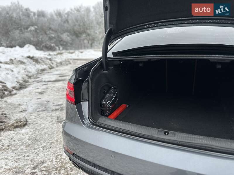 Седан Audi A4 2016 в Тернополі