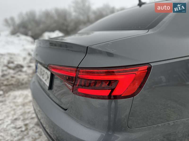 Седан Audi A4 2016 в Тернополі