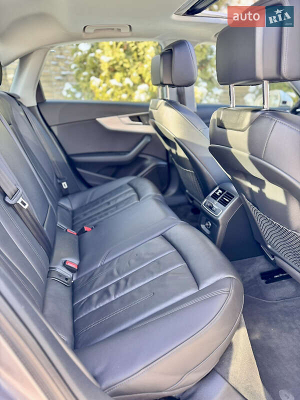 Седан Audi A4 2018 в Києві