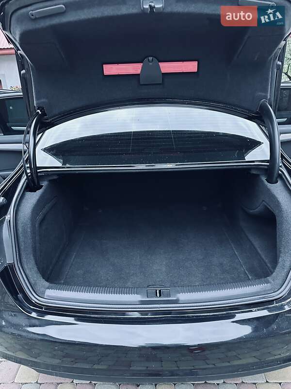 Седан Audi A4 2013 в Тернополі