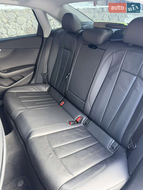 Седан Audi A4 2017 в Харкові