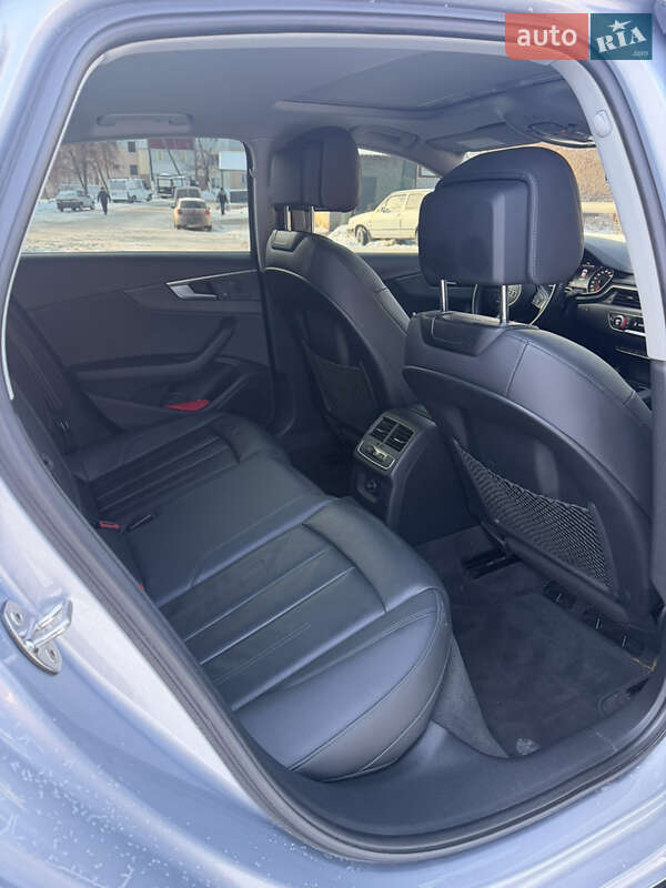 Седан Audi A4 2017 в Харкові