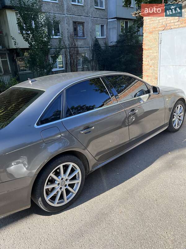 Седан Audi A4 2014 в Харькове