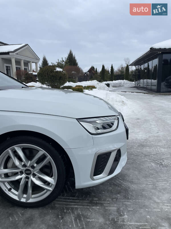 Седан Audi A4 2023 в Стрые фото 14 Седан Audi A4 2023 в Стрые