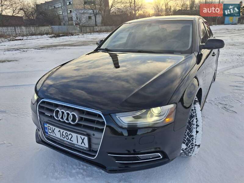 Седан Audi A4 2013 в Каменец-Подольском