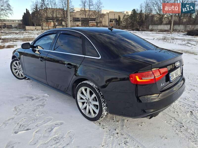 Седан Audi A4 2013 в Каменец-Подольском