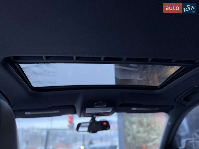 Седан Audi A4 2014 в Чернівцях