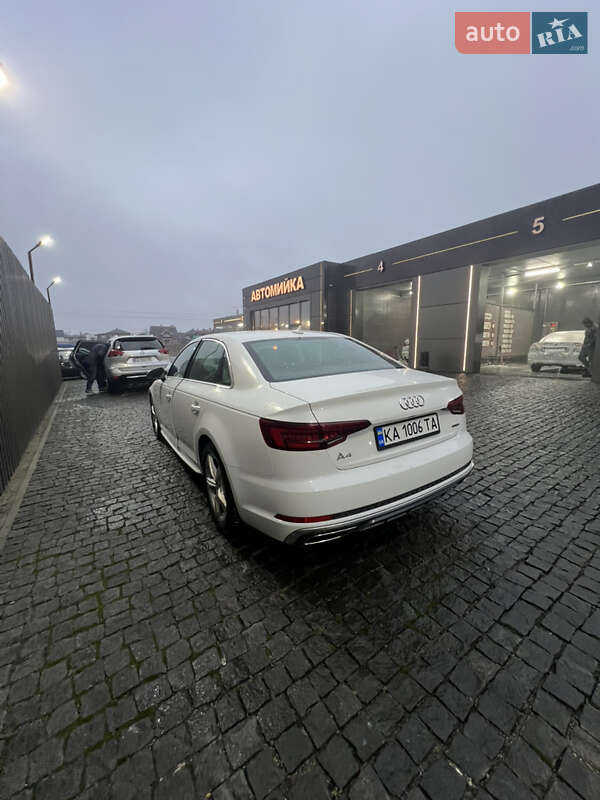 Седан Audi A4 2018 в Киеве