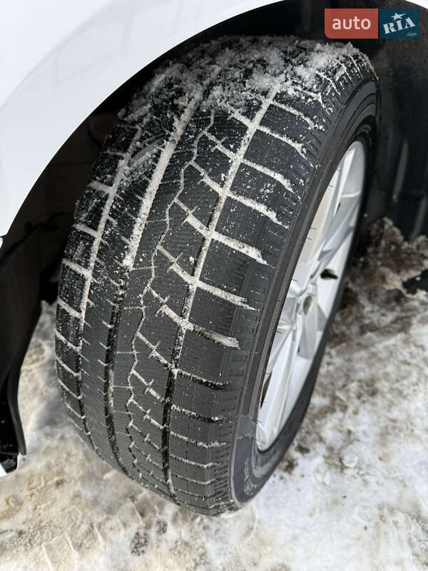 Седан Audi A4 2017 в Киеве фото 26 Седан Audi A4 2017 в Киеве