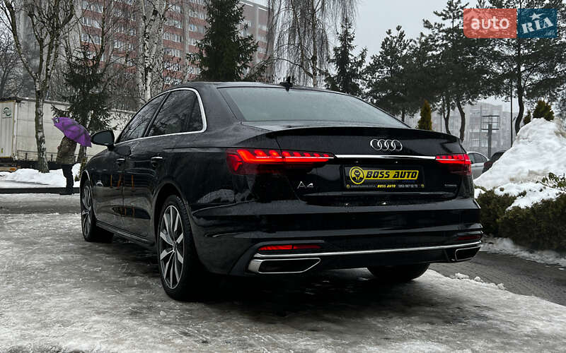 Седан Audi A4 2022 в Львове