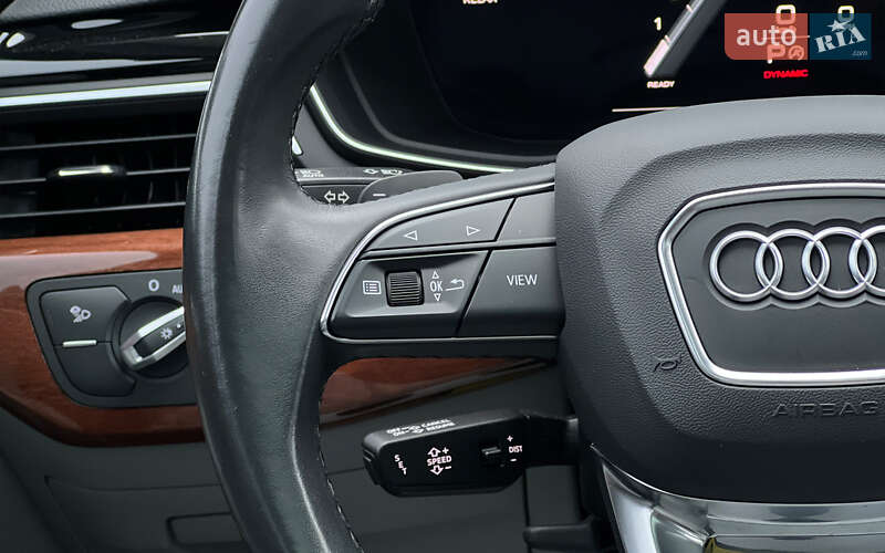 Седан Audi A4 2022 в Львове