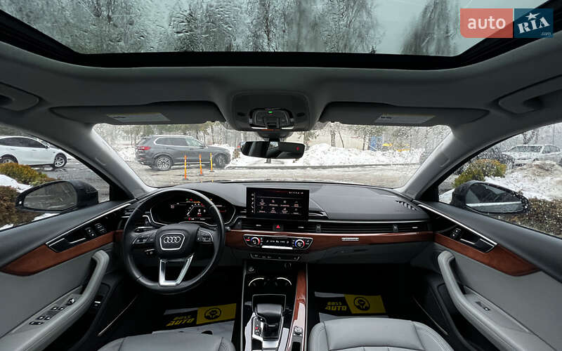 Седан Audi A4 2022 в Львове