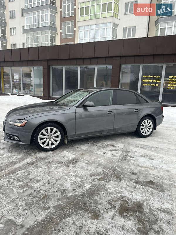 Седан Audi A4 2014 в Ивано-Франковске