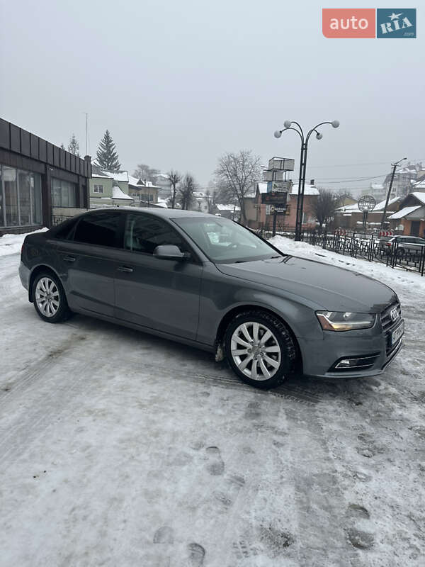 Седан Audi A4 2014 в Ивано-Франковске