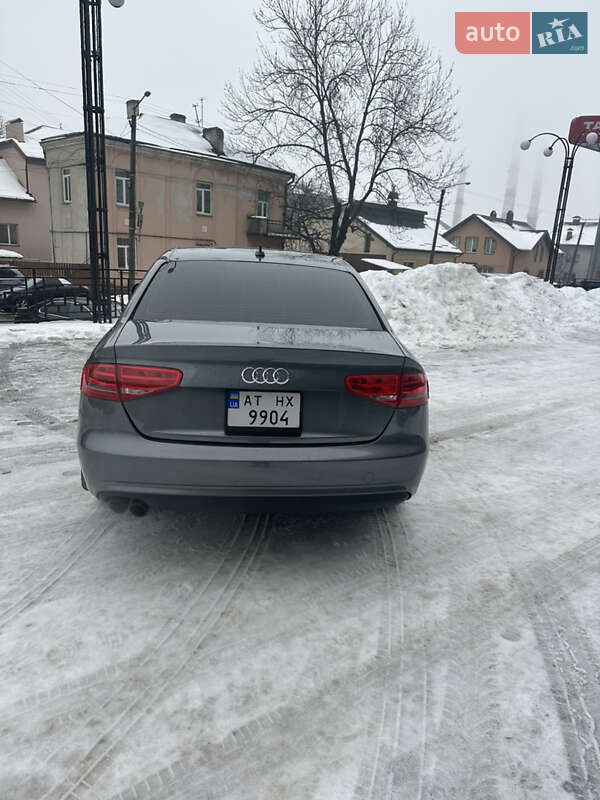 Седан Audi A4 2014 в Ивано-Франковске