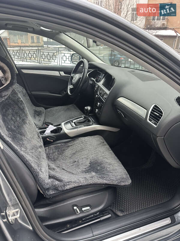 Седан Audi A4 2014 в Ивано-Франковске