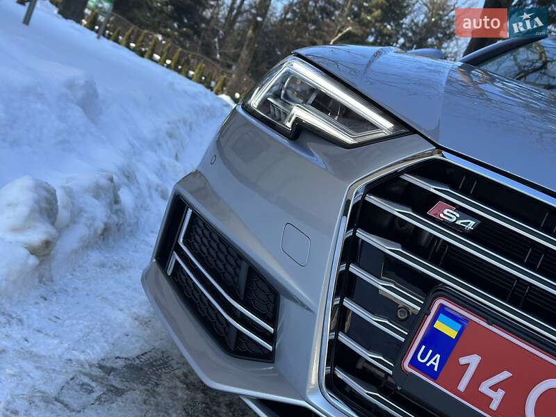 Седан Audi A4 2017 в Дрогобичі
