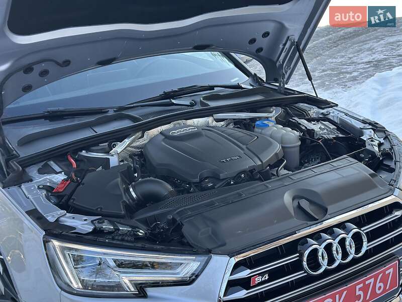 Седан Audi A4 2017 в Дрогобичі