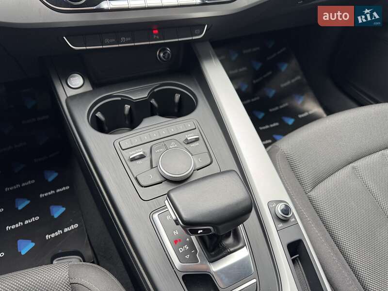 Седан Audi A4 2020 в Рівному