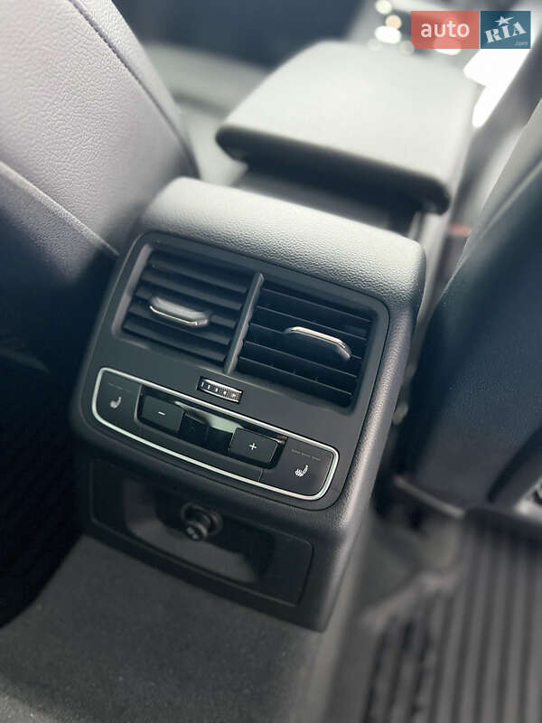 Седан Audi A4 2016 в Івано-Франківську