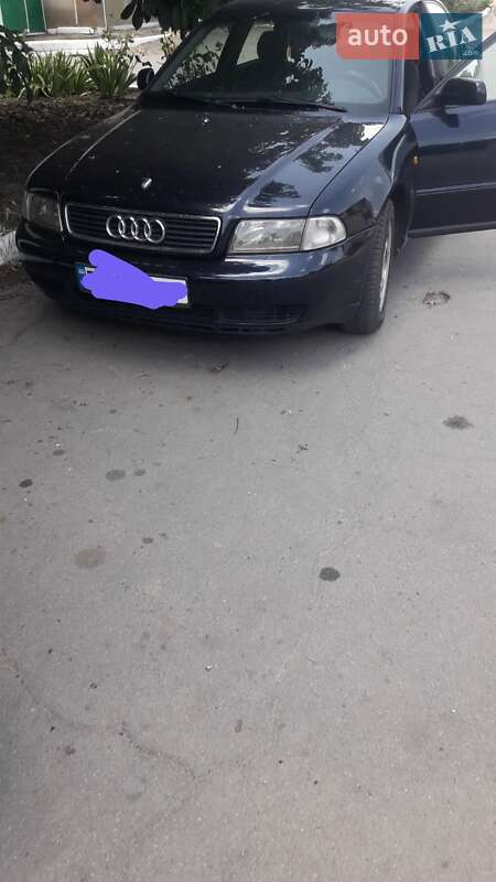 Седан Audi A4 1999 в Измаиле