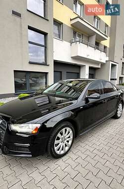 Седан Audi A4 2015 в Черновцах