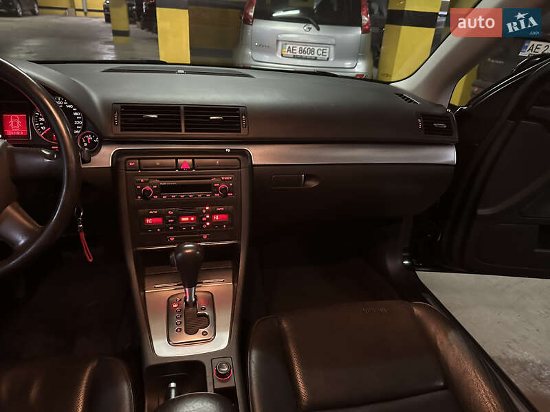 Седан Audi A4 2005 в Днепре