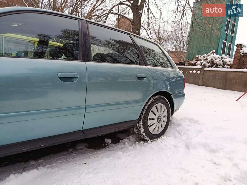 Універсал Audi A4 2001 в Білопіллі