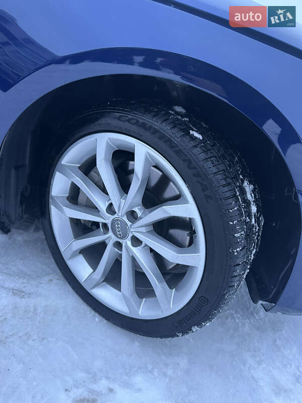 Седан Audi A4 2018 в Львові
