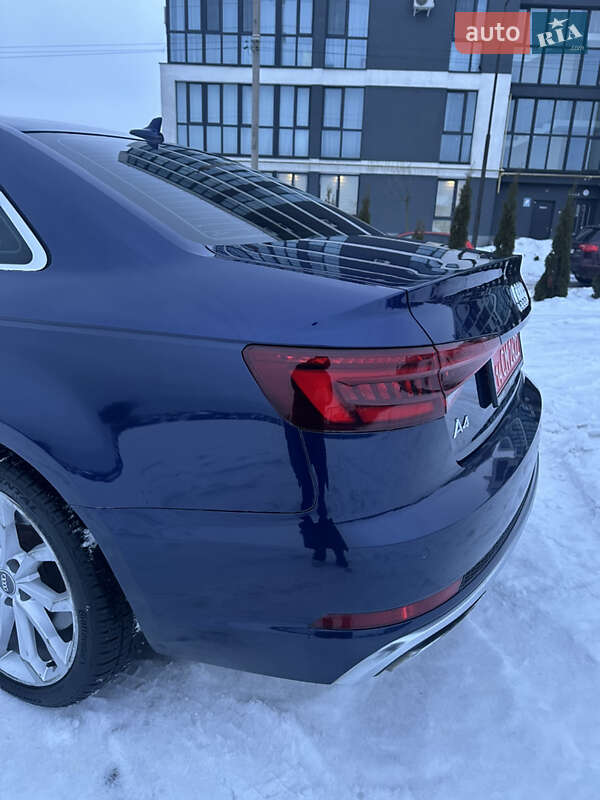 Седан Audi A4 2018 в Львові