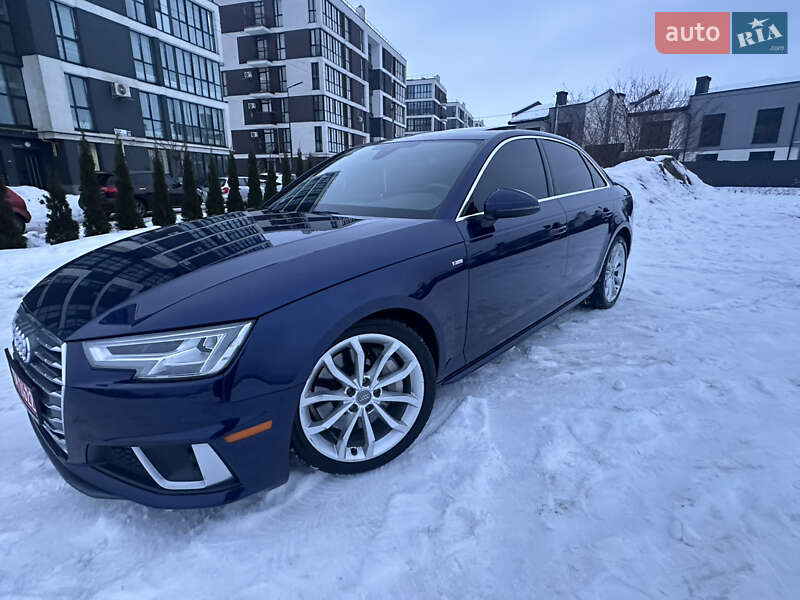 Седан Audi A4 2018 в Львові