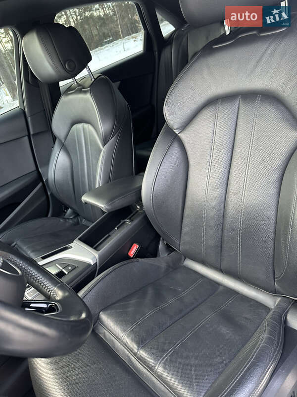 Седан Audi A4 2018 в Львові