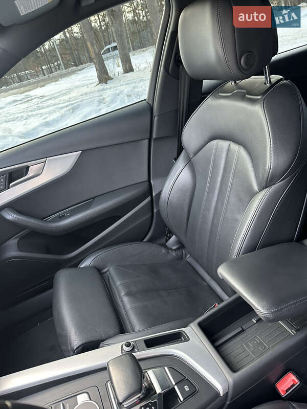Седан Audi A4 2018 в Львові