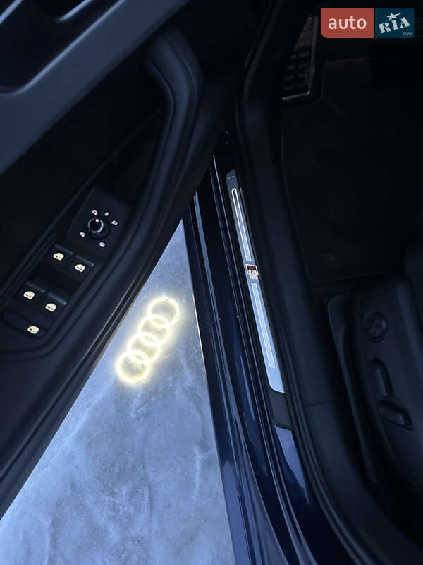Седан Audi A4 2018 в Львові