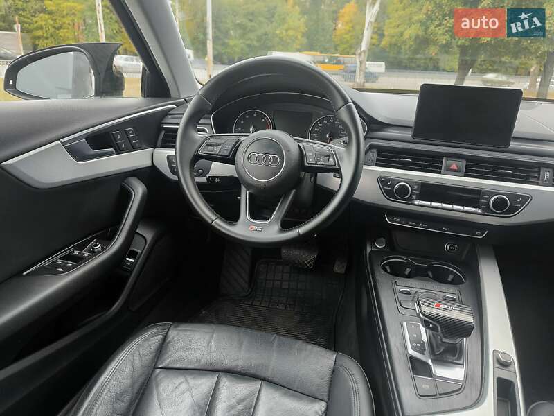 Седан Audi A4 2017 в Днепре