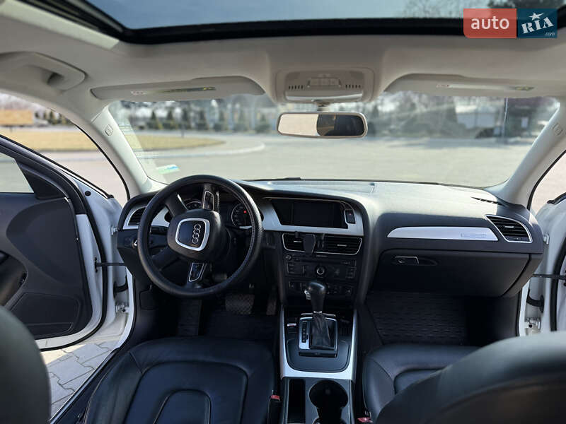 Седан Audi A4 2012 в Измаиле
